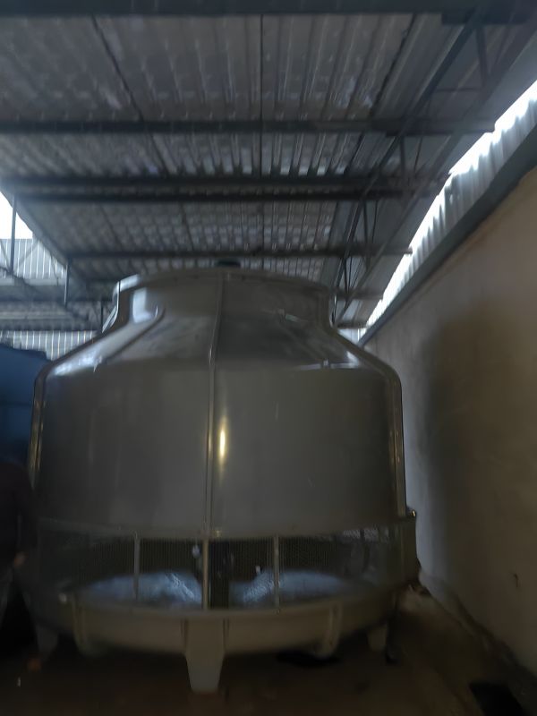 宜宾1<strong>200t玻璃钢冷却塔</strong>
