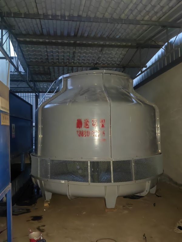 宜宾1<strong>200t玻璃钢冷却塔</strong>